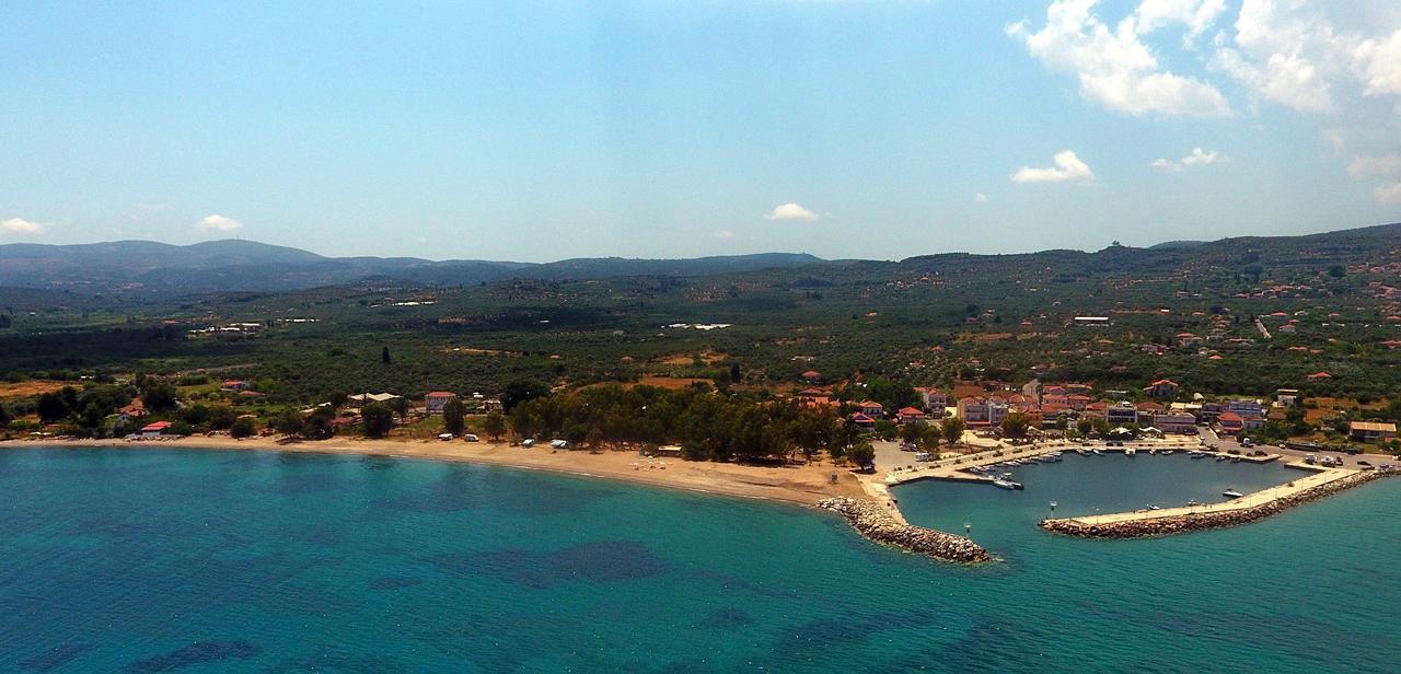 Meli Seaside Villas Chrani Exteriör bild