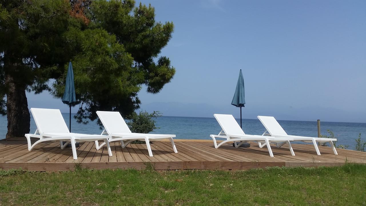 Meli Seaside Villas Chrani Exteriör bild